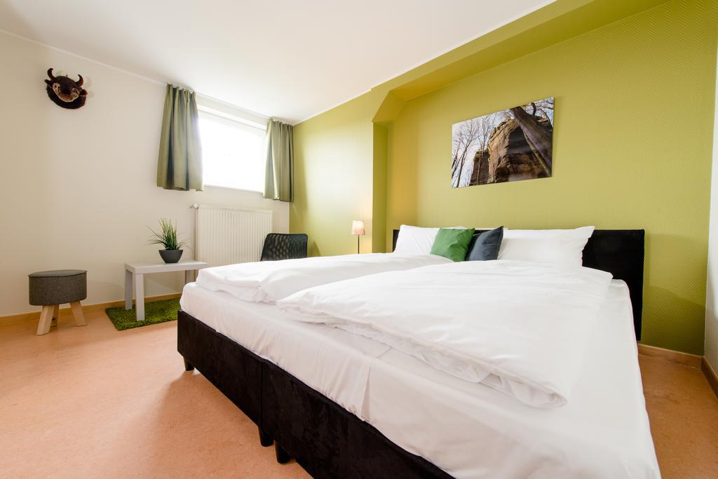Trail-Inn Natur & Sporthotel Бердорф Стая снимка